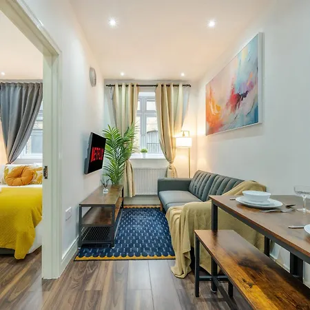 Modern 1 Bed Apartment - Us Embassy, Nine Elms & Battersea Station
